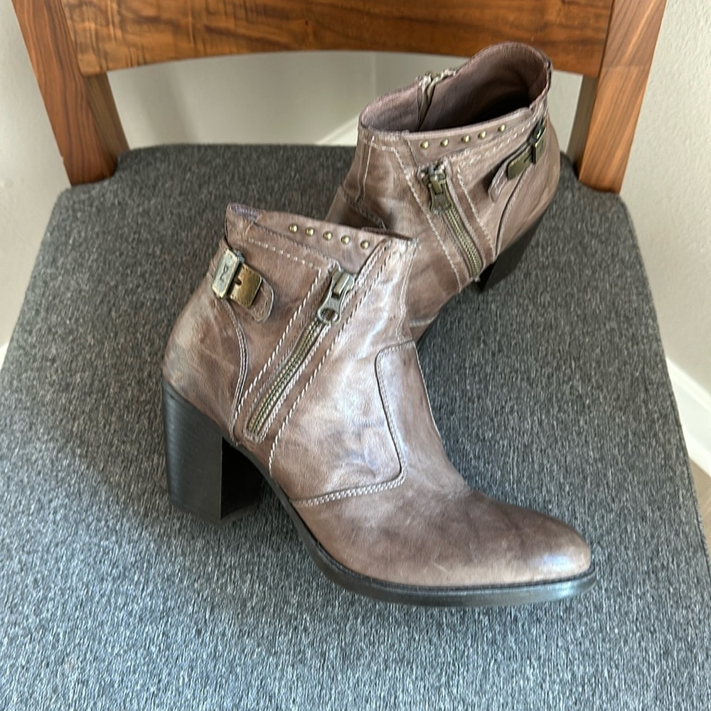 Italian ankle boots